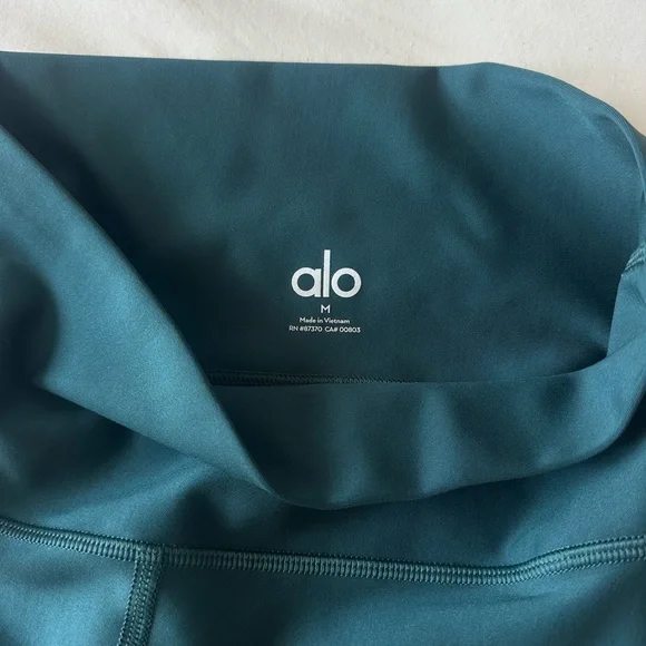 ALO Yoga Midnight Green Leggings - Picture 2 of 6